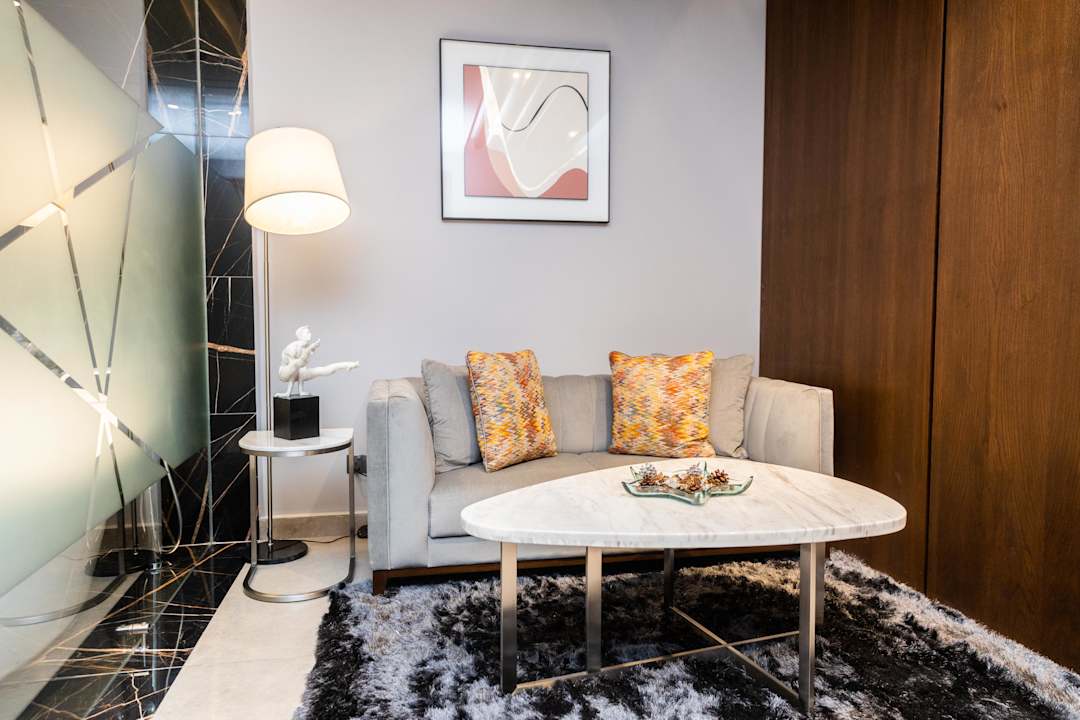 Zimmer Oak Plaza Suites