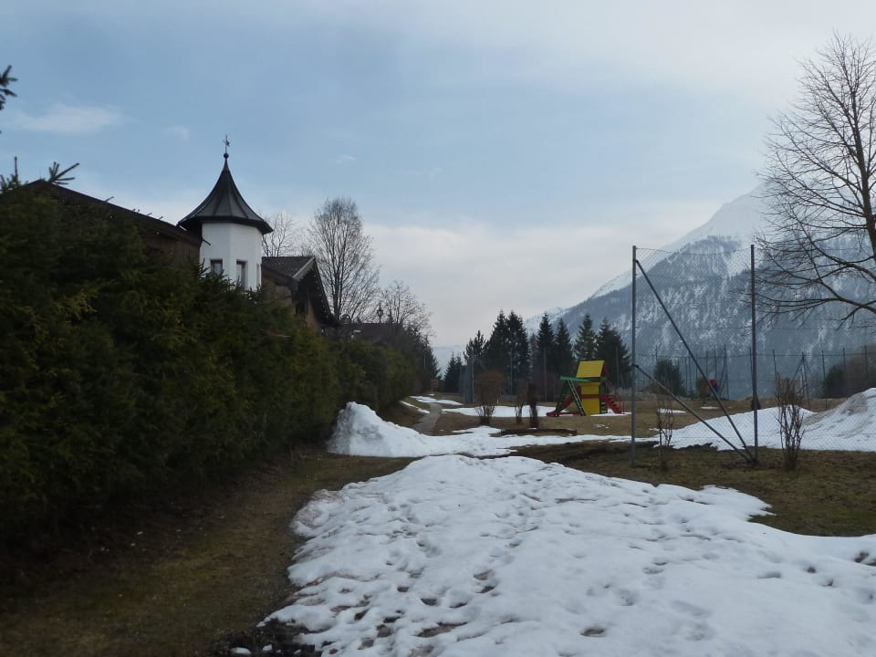 Spielplatz und Tennisplatz VAYA Achensee