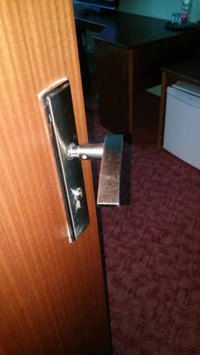 Türklinke fällt bald ab ... Hotel Nevada Hamburg