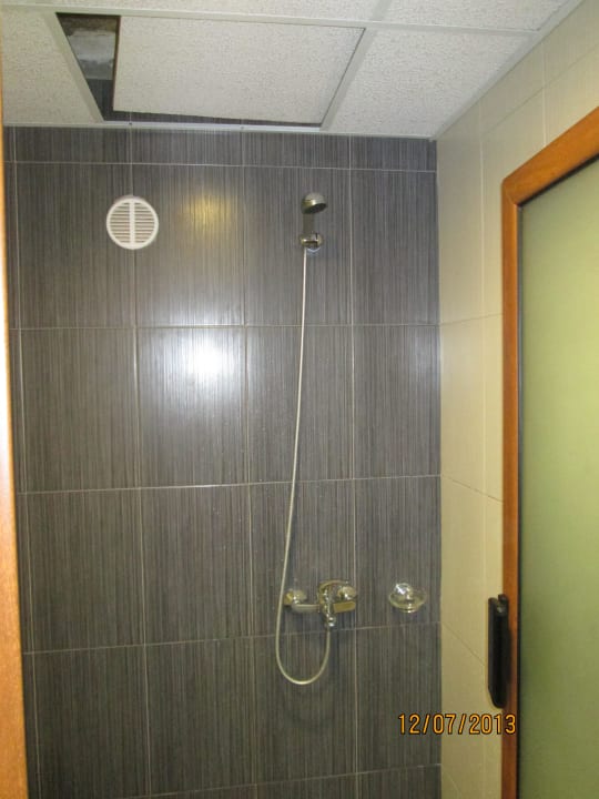 Bad mit offener Decke Hemus Hotel