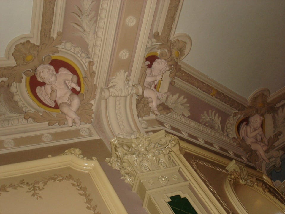 Viel Liebe zum Detail im Frühstückssaal Grandhotel Giessbach