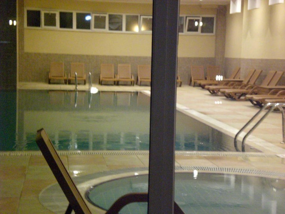 Sauberer Innenpool Solivia Hotel