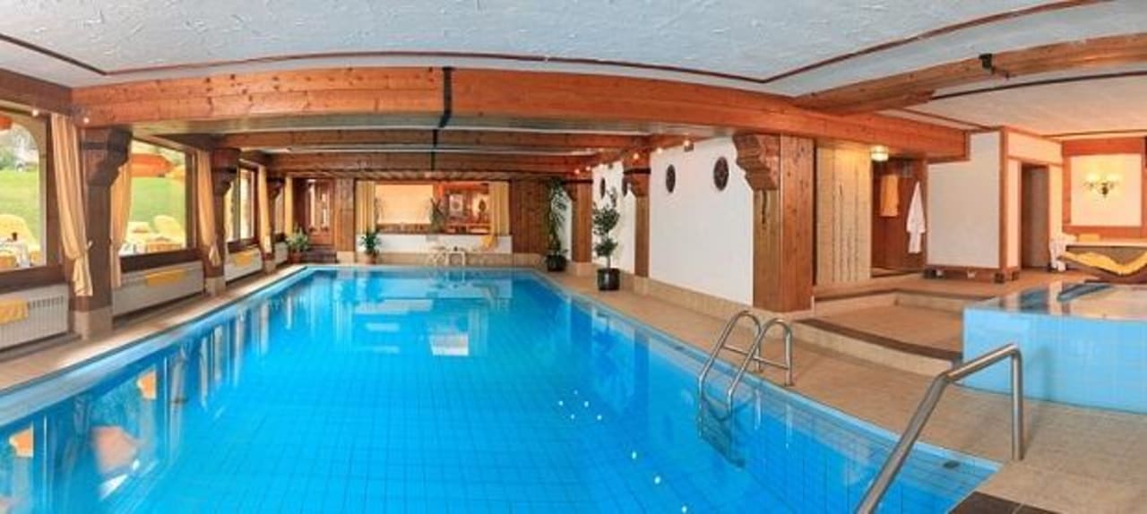 Hallenbad 13 x 6m Apartments Alpensonne 2000