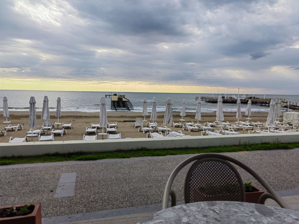 Strand Arum Barut Collection