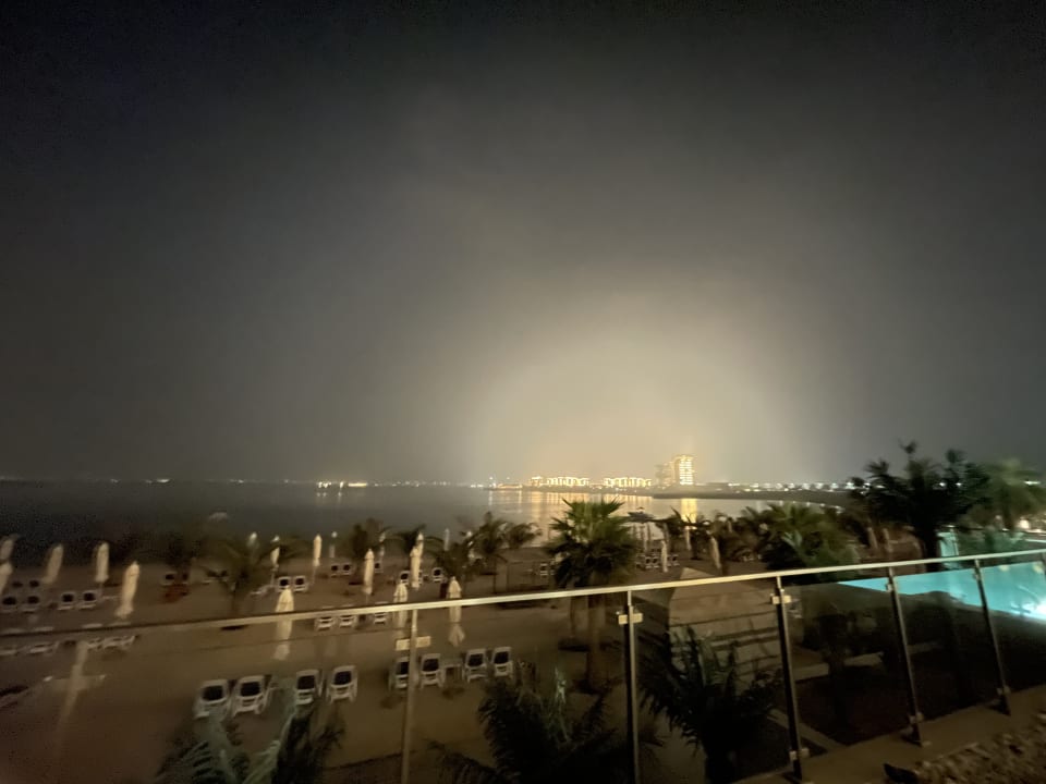 Pool Hampton by Hilton Marjan Island