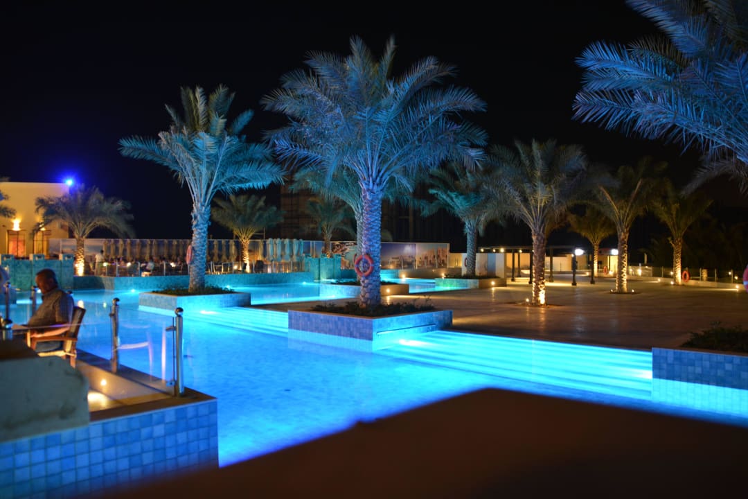 Traumhafte Anblicke DoubleTree by Hilton Resort & Spa Marjan Island