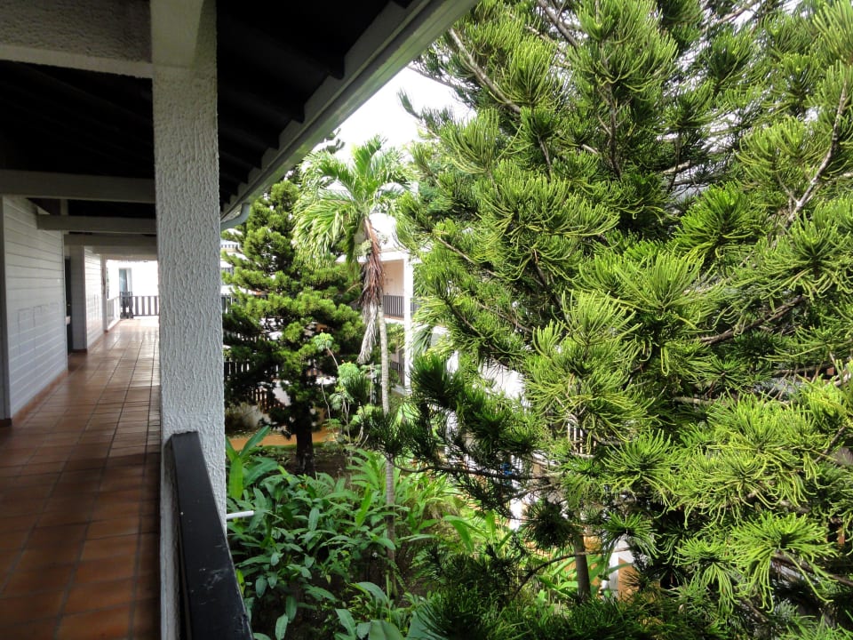 Innenhöfe der Hotelgebäude La Creole Beach Hotel & Spa