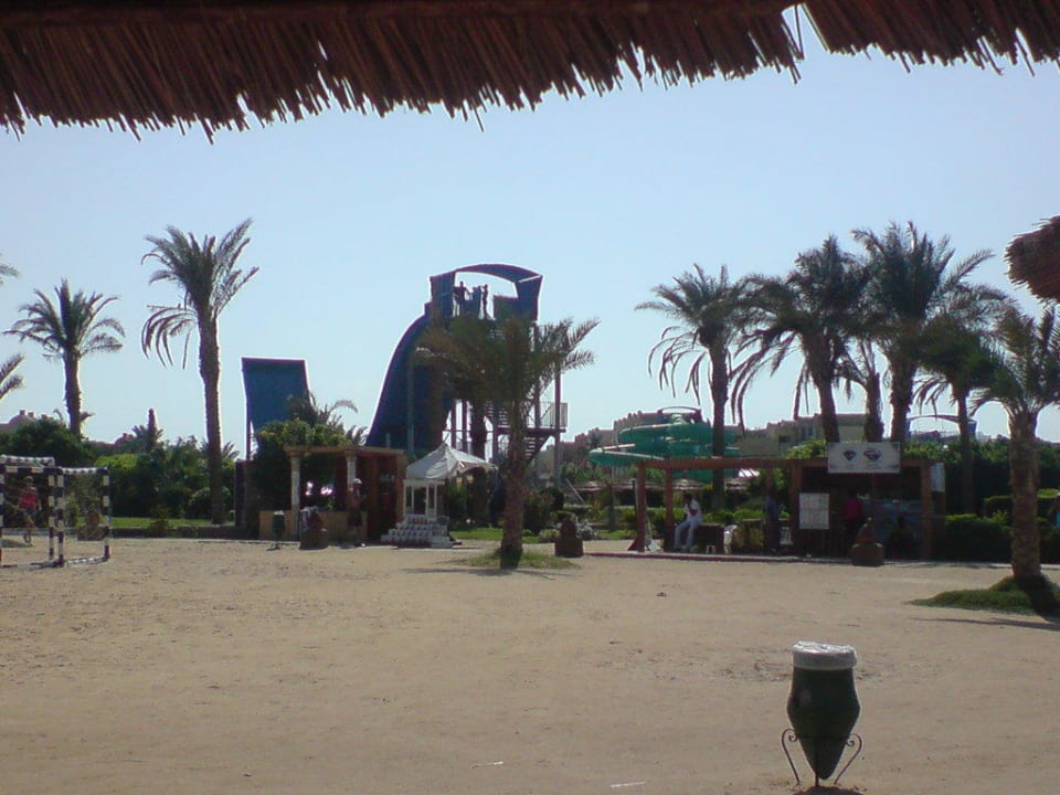 Pool vom Strand aus Titanic Beach Spa & Aqua Park