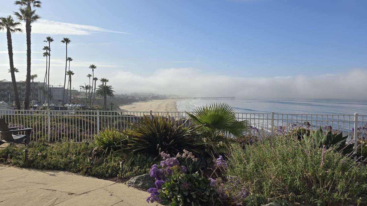Strand Hotel Cottage Inn By the Sea