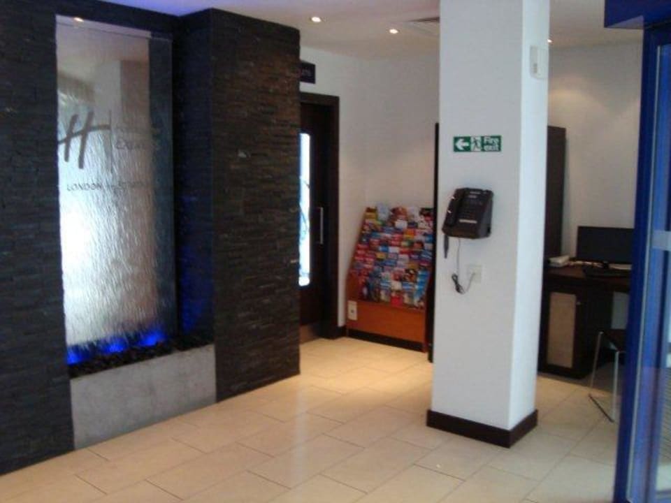 Internet Hotel Holiday Inn Express Inn Stratford