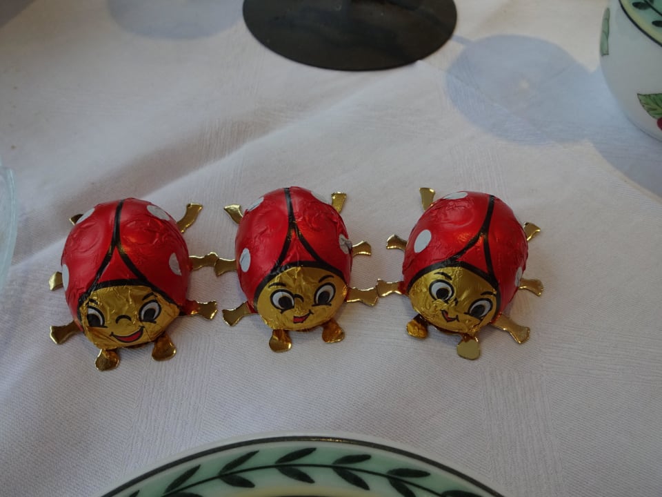 Süße Deco beim letzten Frühstück Landhaus Falkenstein