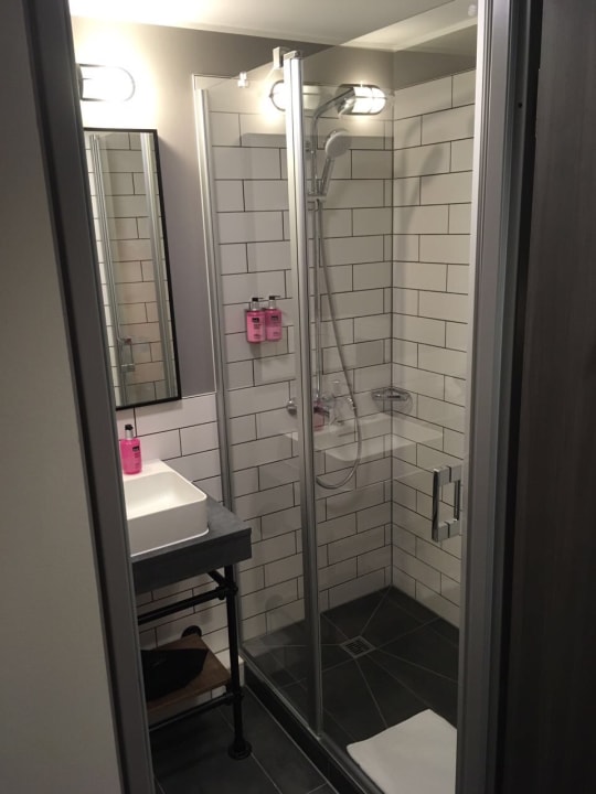 Zimmer MOXY Frankfurt East