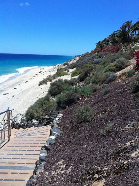 Zum Strand geht es diese Treppe runter SBH Club Paraiso Playa