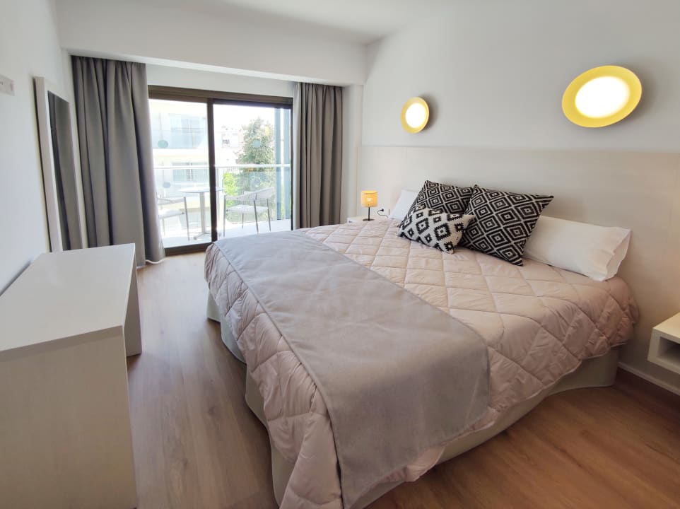 Zimmer Flacalco Hotel & Apartments