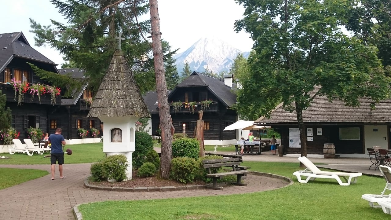 Außenansicht Naturel Hoteldorf Seeleitn