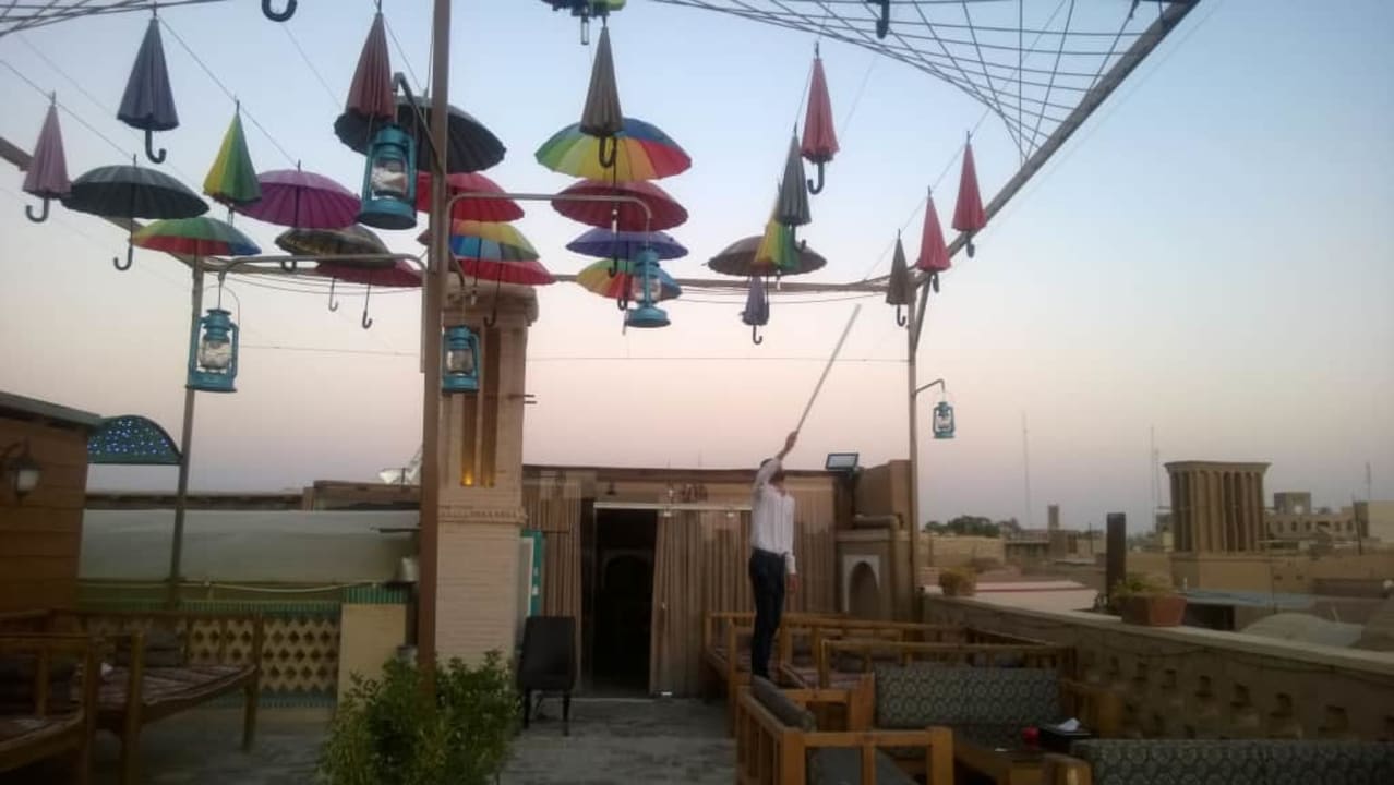 Parasole Fazeli Hotel