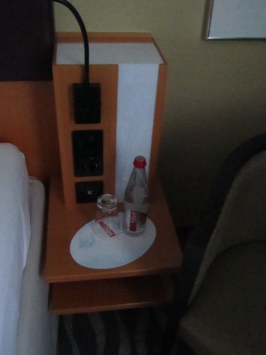 Kostenfreies Wasser in der Superior-Kategorie Mercure Hotel Bochum City