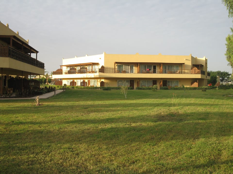 Zweigeschossiges Gebäude Jolie Ville Kings Island Luxor