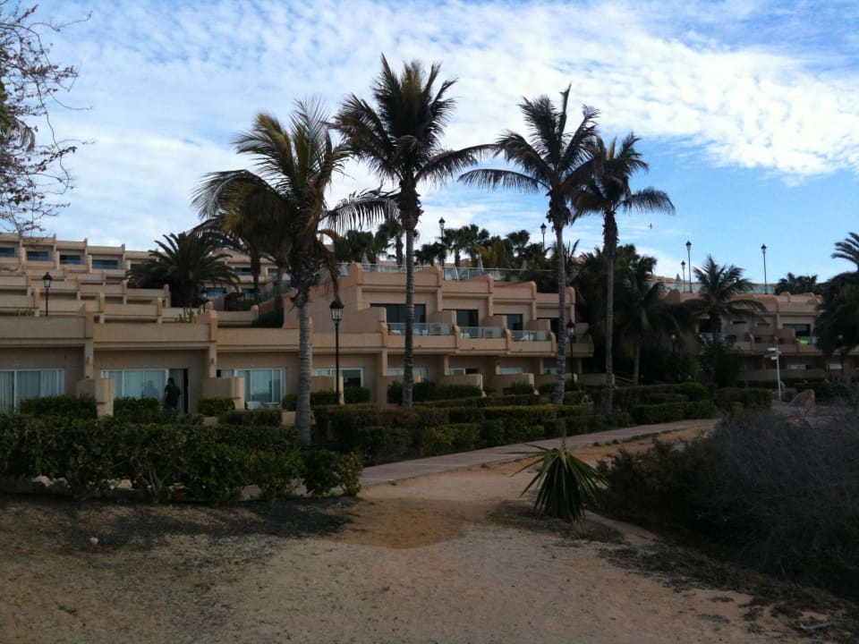 Aufgang Richtung Pool vom Strand SBH Hotel Taro Beach