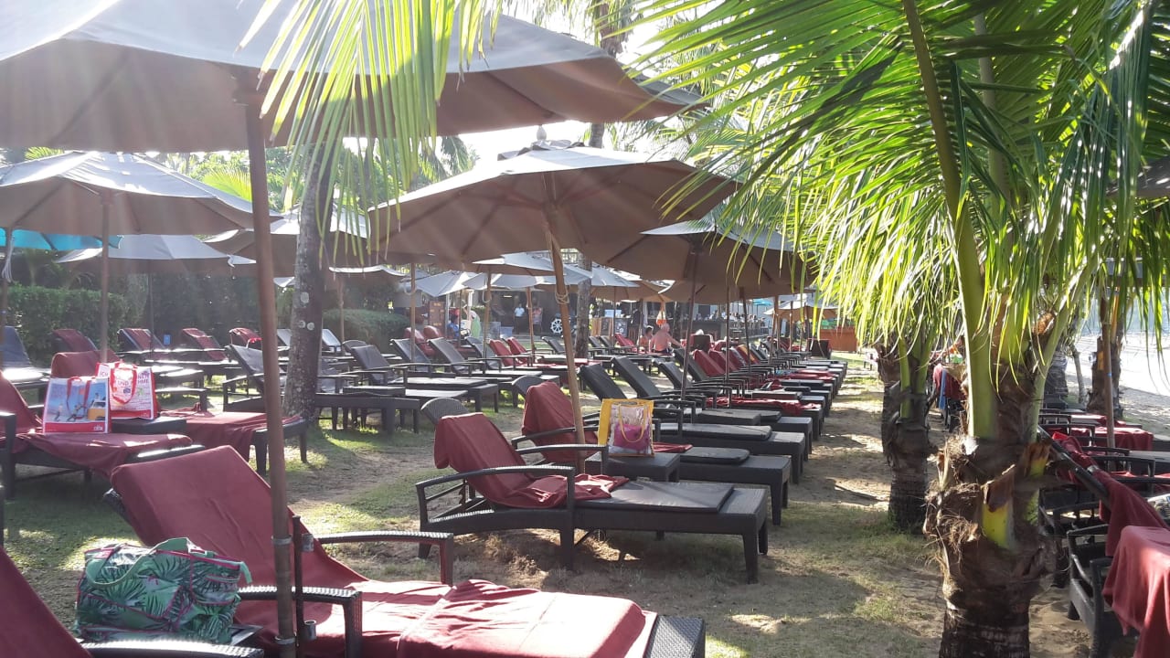 Strandliegen La Flora Khao Lak