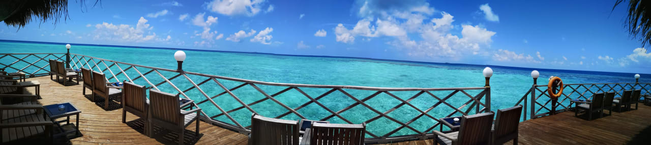 Gastro Angaga Island Resort
