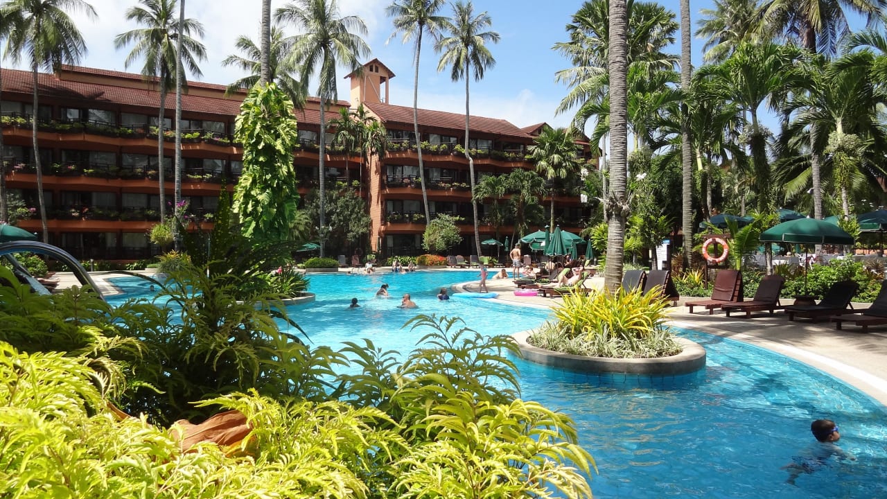 Einer der 4 Pools Courtyard by Marriott Phuket, Patong Beach Resort