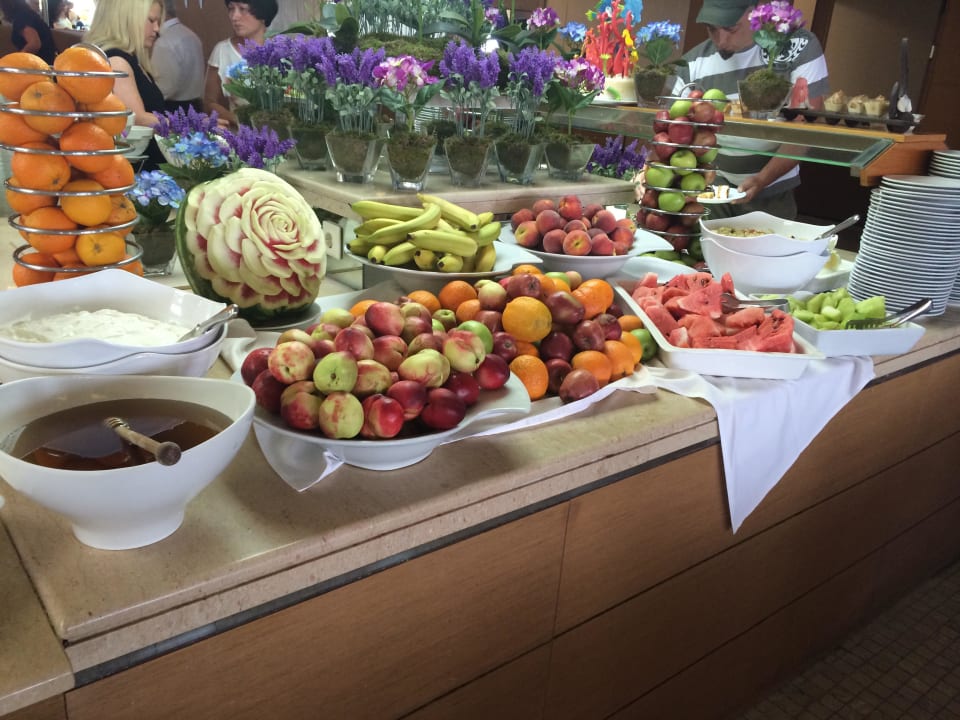 Immer frisches Obst The Ixian Grand & All Suites