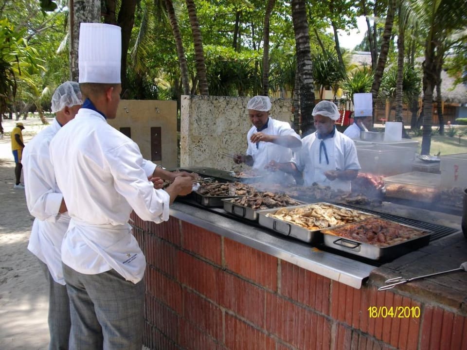 Grillen am Strand Iberostar Waves Costa Dorada