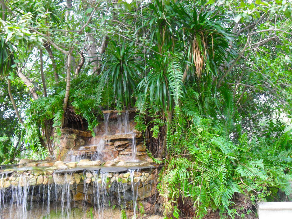 Oberer Pool The Fair House Beach Resort