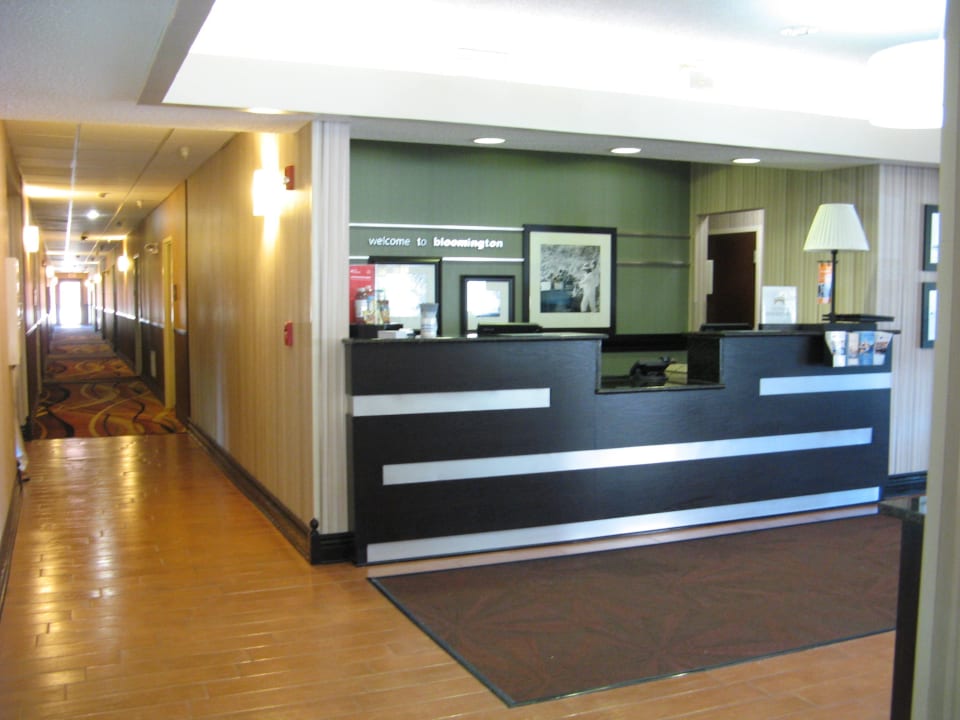 Lobby Hotel Hampton Inn Bloomington West, IL