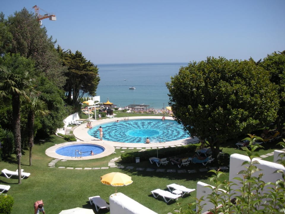Blick vom Zimmer auf den Pool und Meer Hotel Do Mar