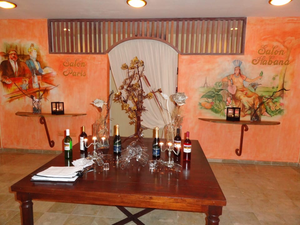 Franz. Restaurant Eingangsbereich Sol Rio De Luna y Mares