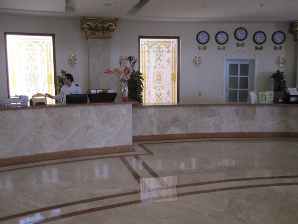 Check in Hotel Titanic Palace