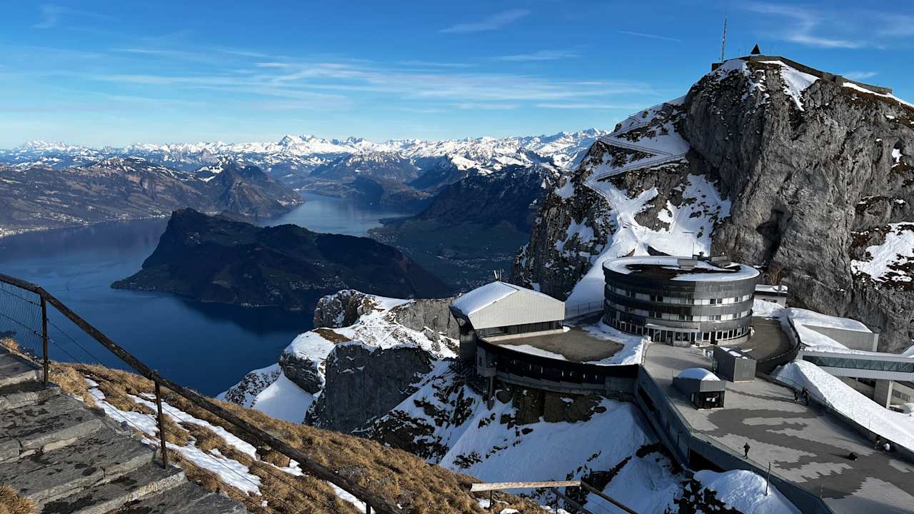 Außenansicht Hotel Pilatus Kulm