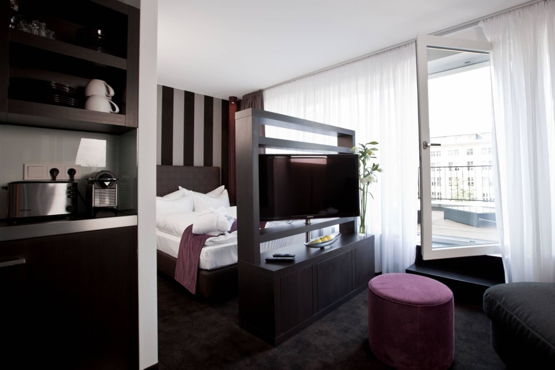 Apartment Sun Deck Goodman's Living Apartments