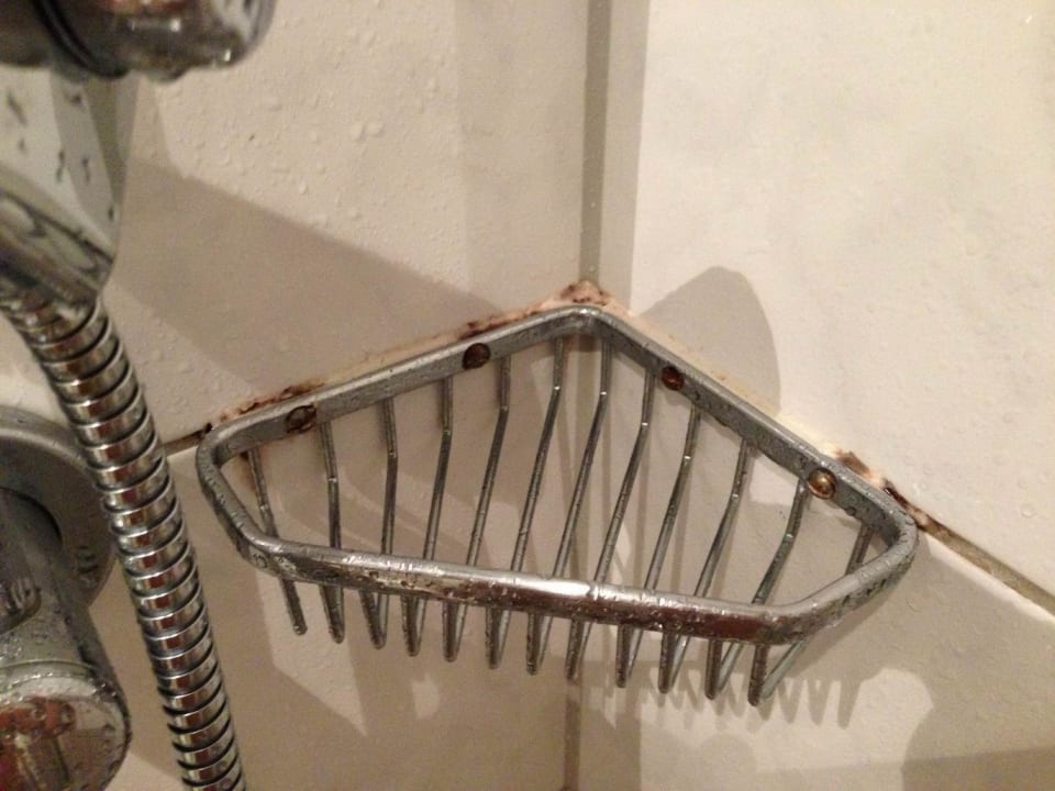 Leider Rostflecken, sieht unappetitlich aus.   Wohlfühlhotel Rabenhorst