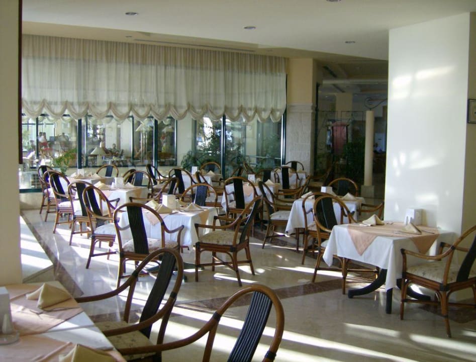 Restaurant Aska Hotel Just in Beach