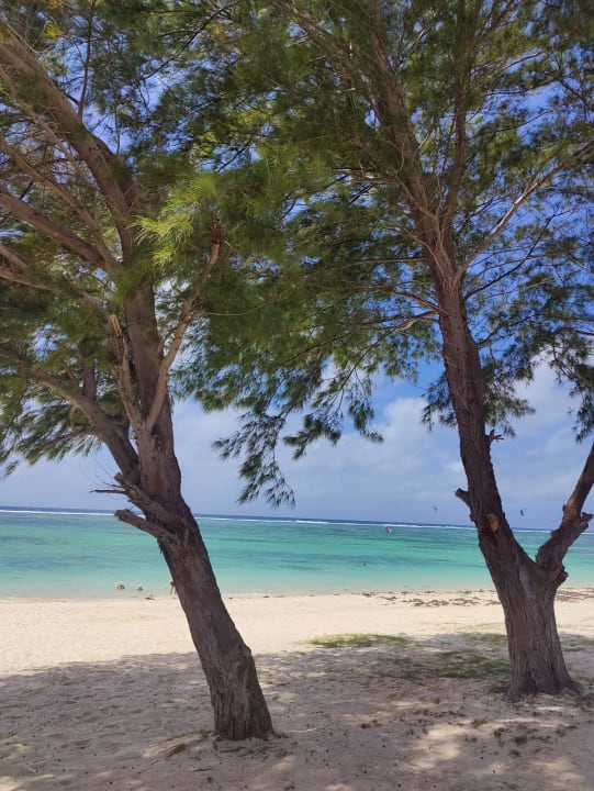 Strand Crystals Beach Resort Belle Mare, a member of Radisson Individuals