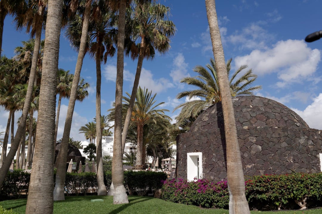 Schöne Gartenanlage Hotel Riu Paraiso Lanzarote