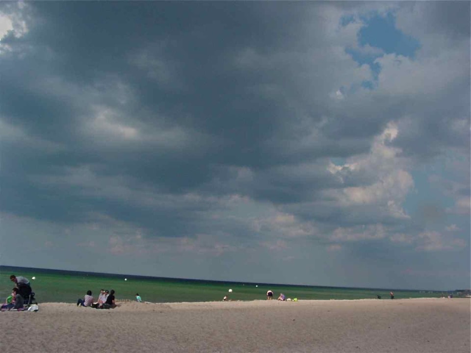 Strand vor dem Hotel Ferienwohnungen Ferienpark Weissenhäuser Strand