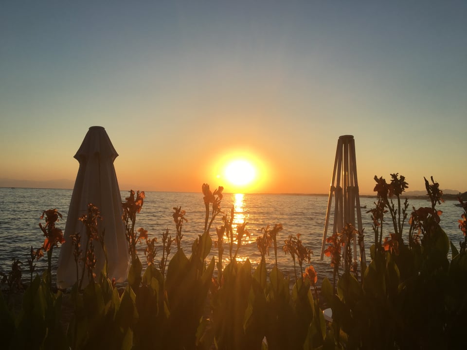 Strand Side Bay Hotel