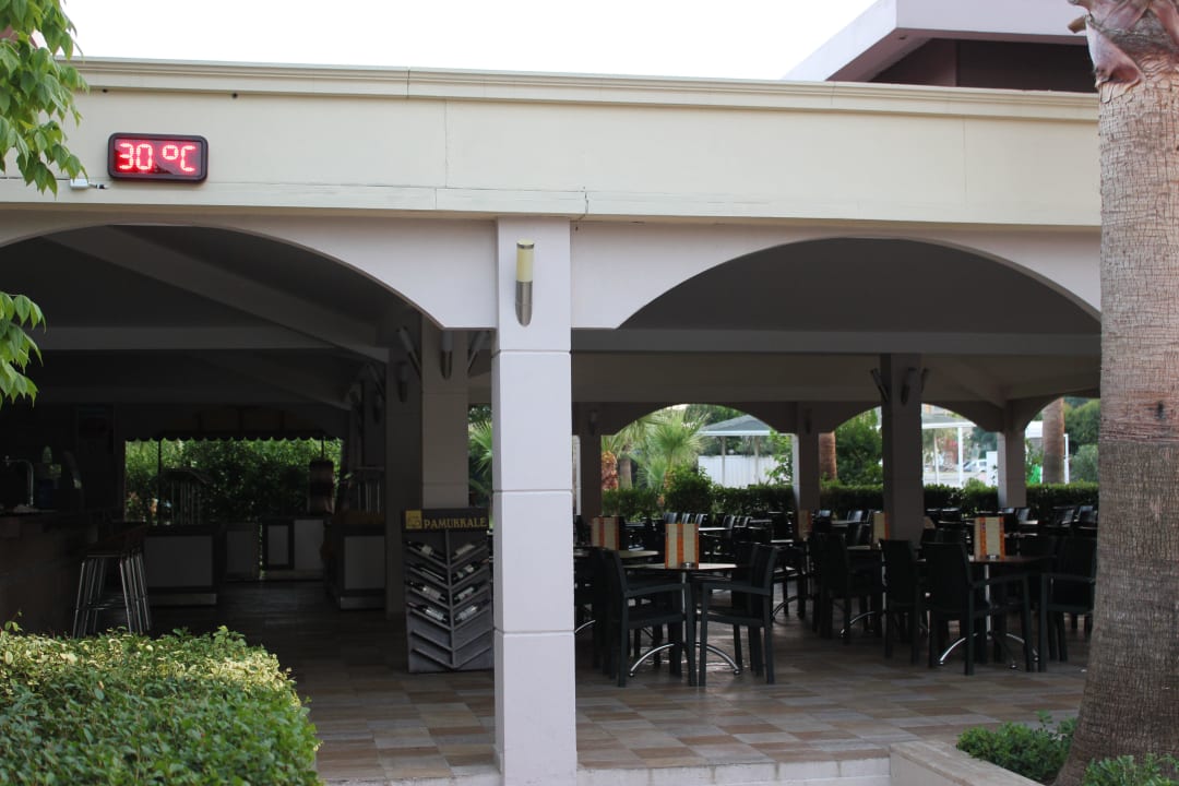 Poolbar Hane Family Resort