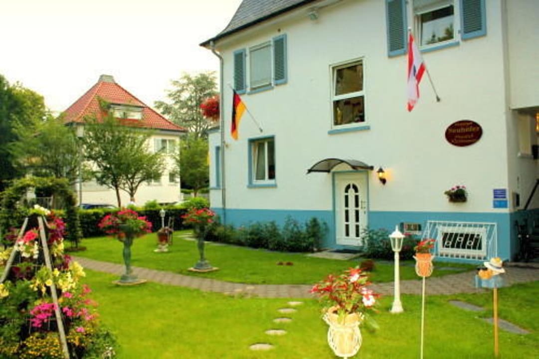 Aussenansicht / Teil des Gartens Villa am Südpark Hotel & Café