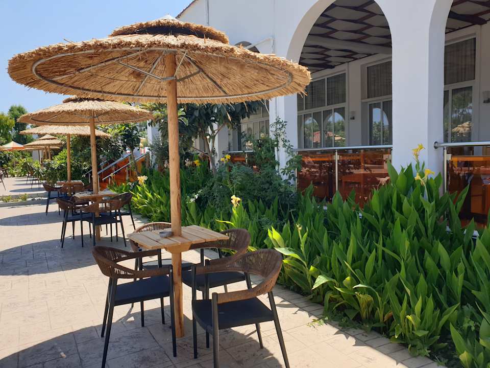 Außenansicht Irene Palace Beach Resort Club alltoura