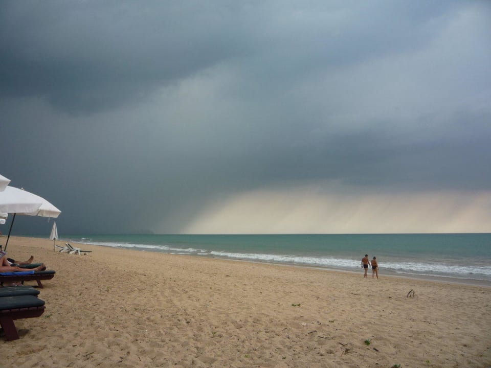 Baden bei Regen Khaolak Orchid Beach Resort