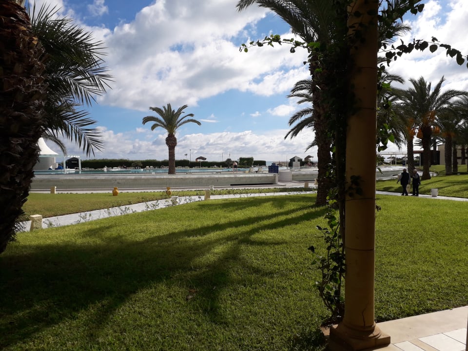 Gartenanlage Iberostar Waves Averroes