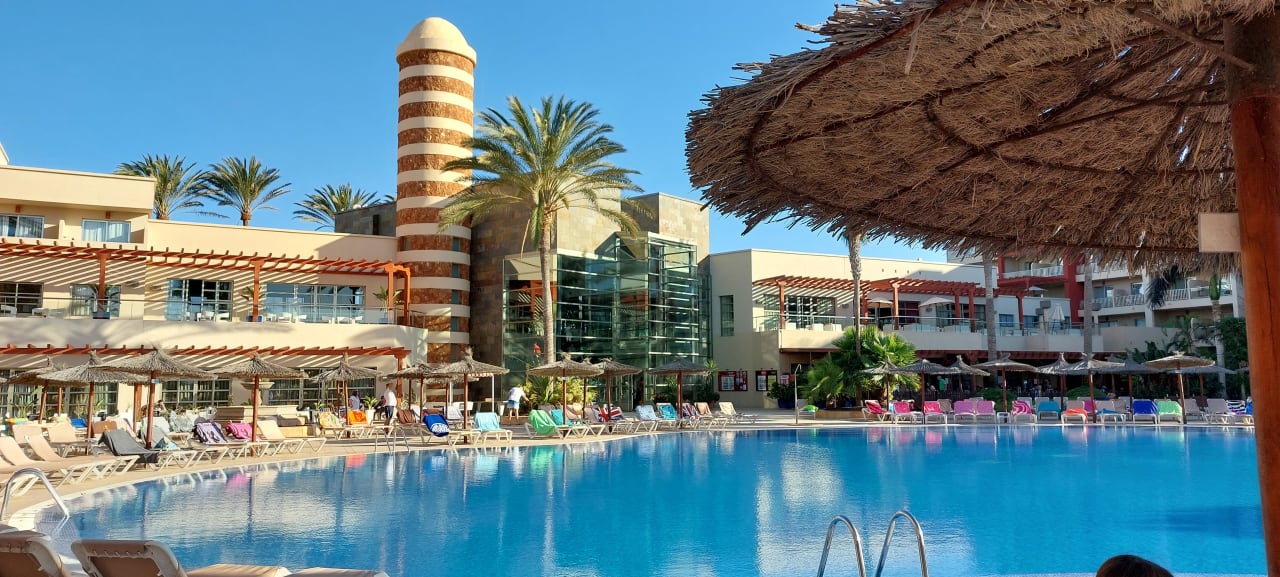 Pool Elba Carlota Beach & Golf Resort