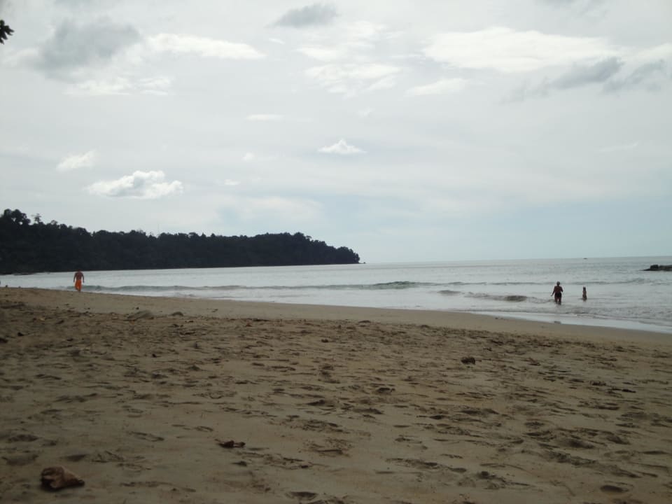 Strand 200m vom Hotel Khaolak Oriental Resort - Adults only