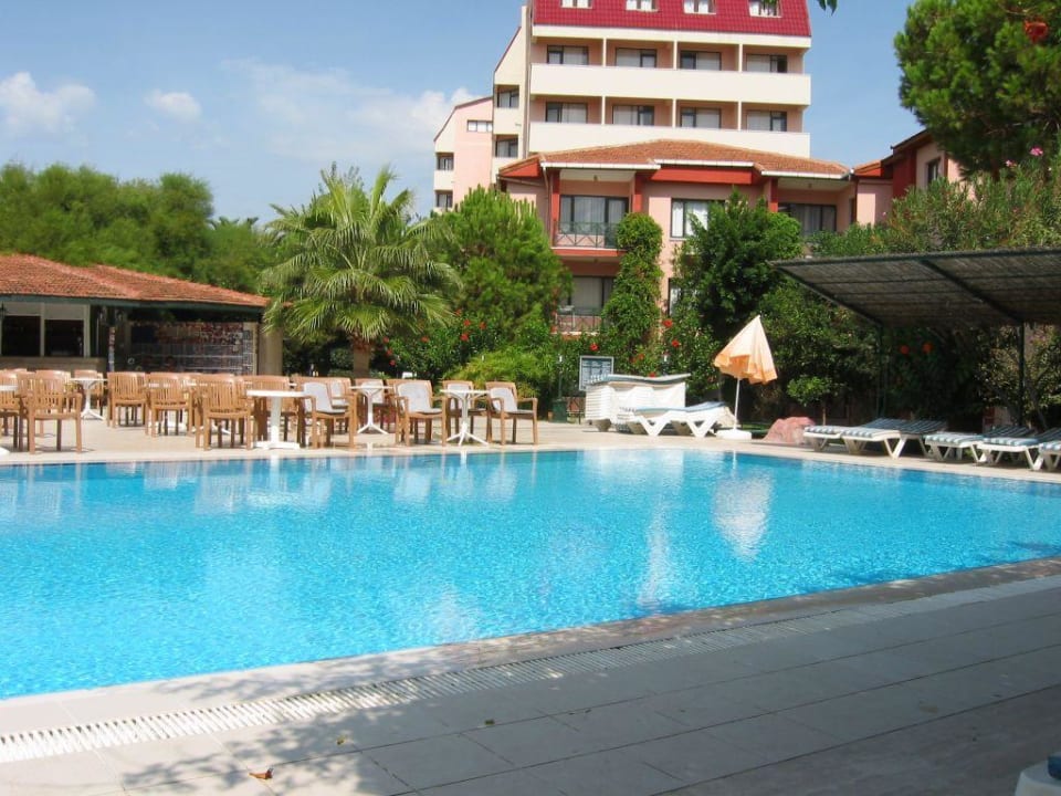 Poolbereich Hotel Süral Garden