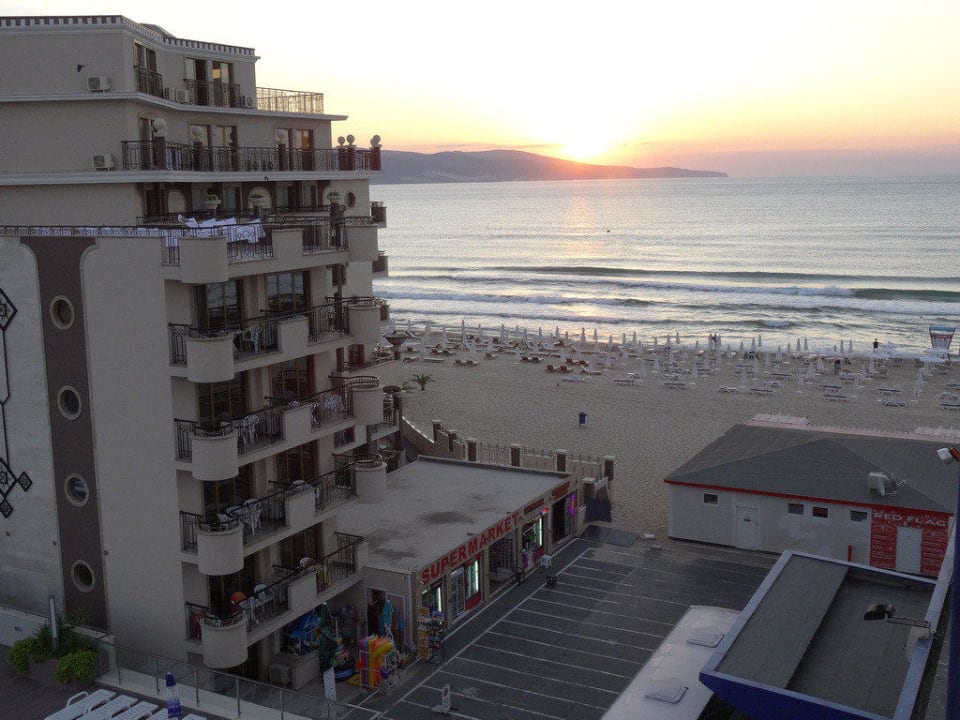 Widok z balkonu (boczny) Burgas Beach Hotel